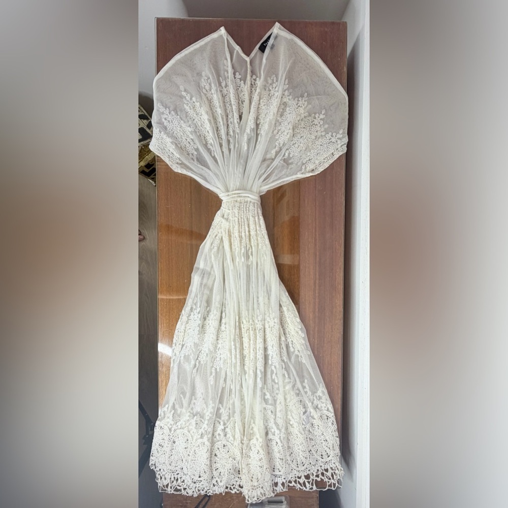 Beulah Off White Lace Embroidered Coverup.